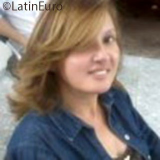 Date this sultry Brazil girl Leda from Aracatuca BR9646