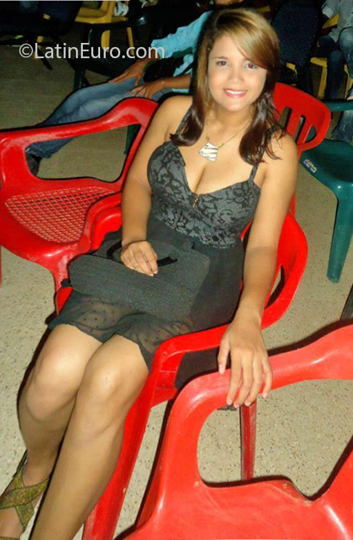 Date this voluptuous Panama girl Elvia from Panama City PA969