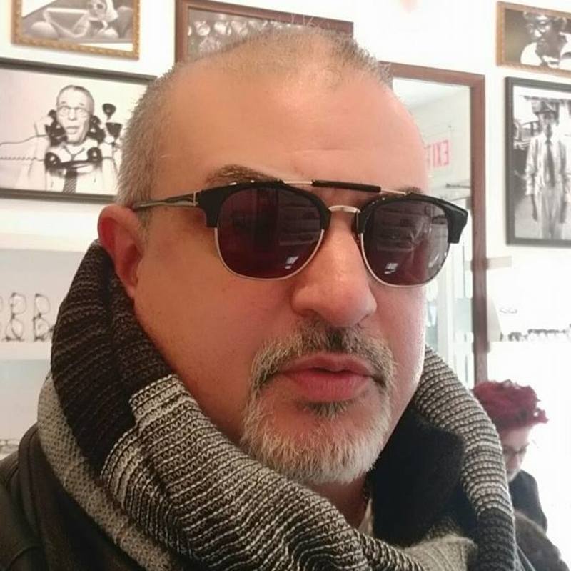 Date this cute United States man ElRomantico from Chicago US17326