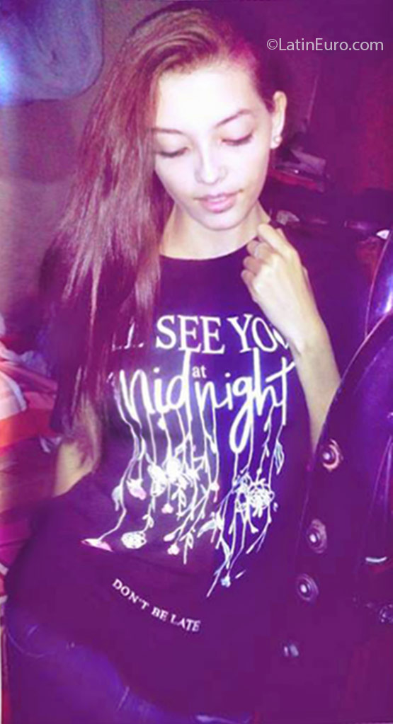 Date this tall Honduras girl Madeline from San Pedro Sula HN2184