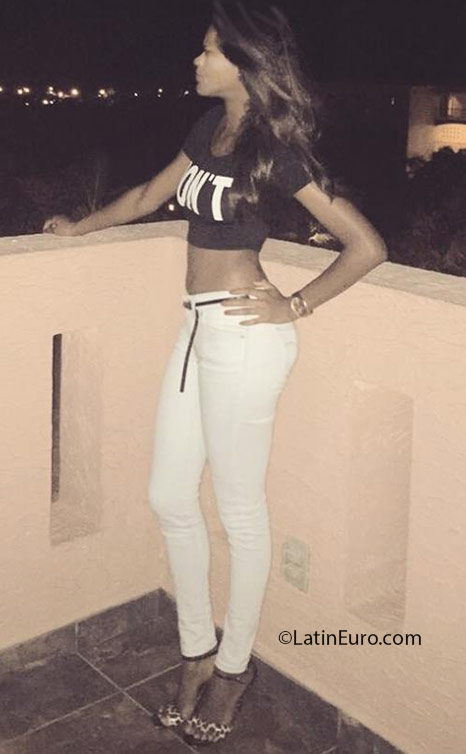 Date this charming Honduras girl Bianca from Tegucigalpa HN2187