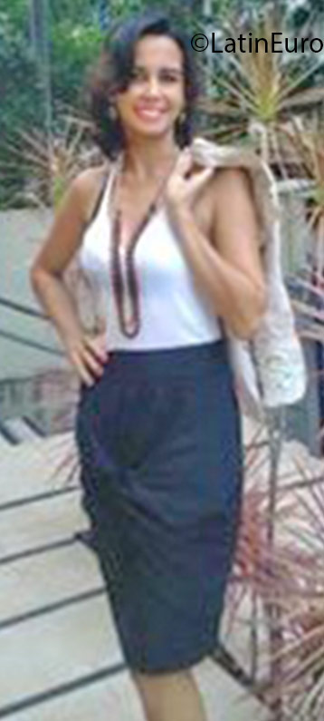 Date this fun Brazil girl Julia from Recife BR9664
