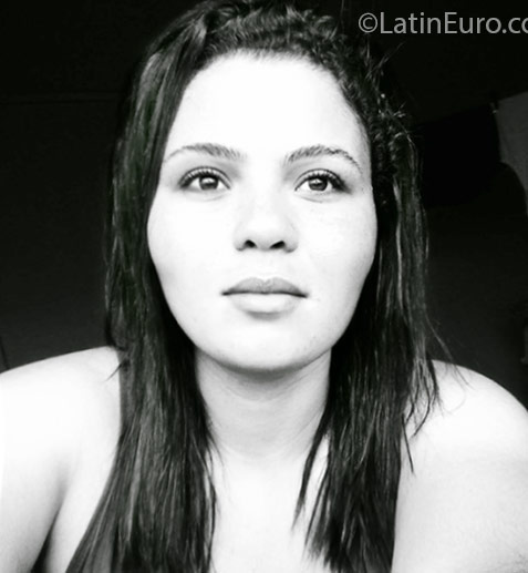 Date this gorgeous Brazil girl Rafaely from Natal BR9667