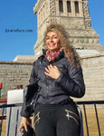 good-looking Brazil girl Catherin from  CO19000