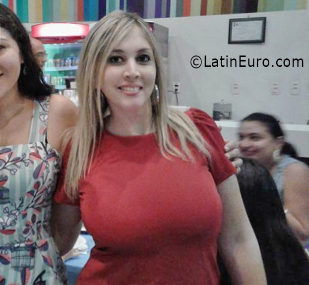 Date this pretty Brazil girl Flavia from Manaus BR9690