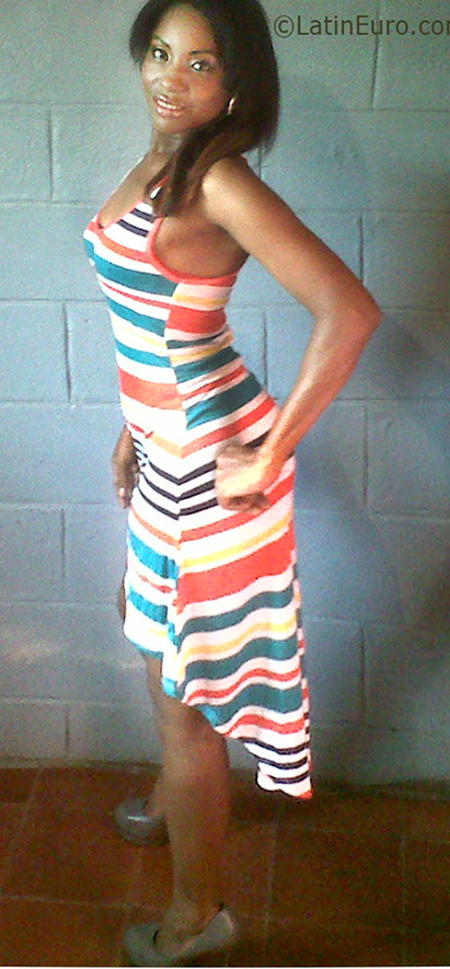 Date this foxy Honduras girl Tanya from Tegucigalpa HN2487