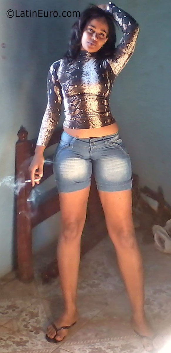 Date this happy Brazil girl Marcia from Salvador BR9699