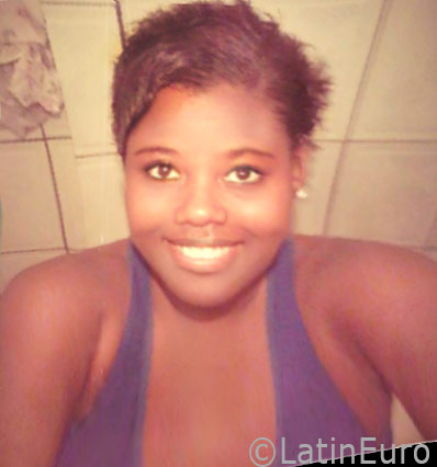 Date this happy Brazil girl Gleice from Salvador BR9708