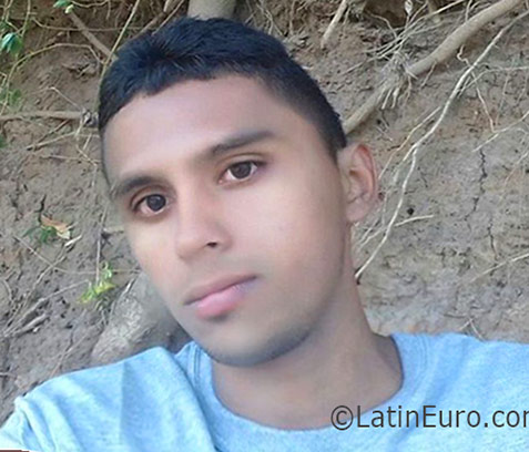 Date this fun Panama man Mario from Panama PA1017