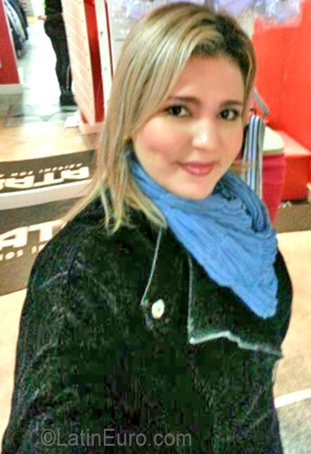 Date this pretty Brazil girl Adriana from Belem BR9719