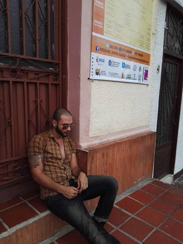 Date this athletic Colombia man Jhon estiven me from Medellin CO19256