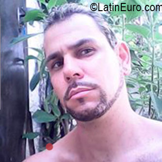Date this stunning Brazil man Dominador from Rio De Janeiro BR9751