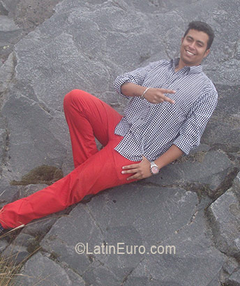 Date this exotic Colombia man Julian from Manizales CO19337