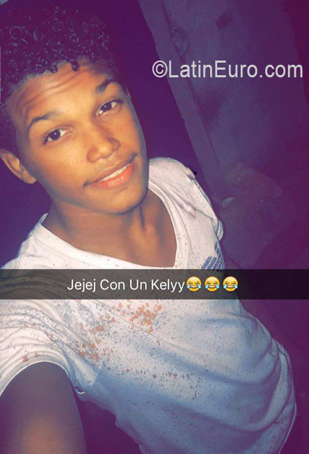 Date this pretty Dominican Republic man JosesitOh from Santo Domingo DO26387
