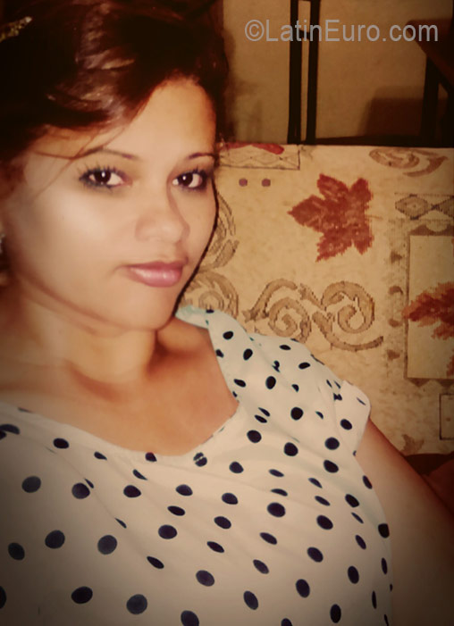 Date this athletic Honduras girl Julia from Tegucigalpa DO26389