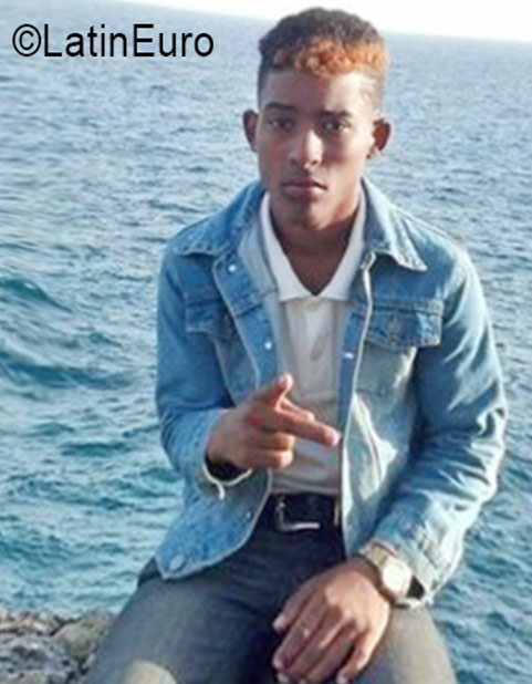 Date this lovely Dominican Republic man Leonardo from Santo Domingo DO26396