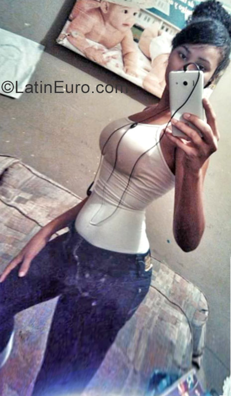 Date this delightful Honduras girl Maria from La Ceiba HN2274