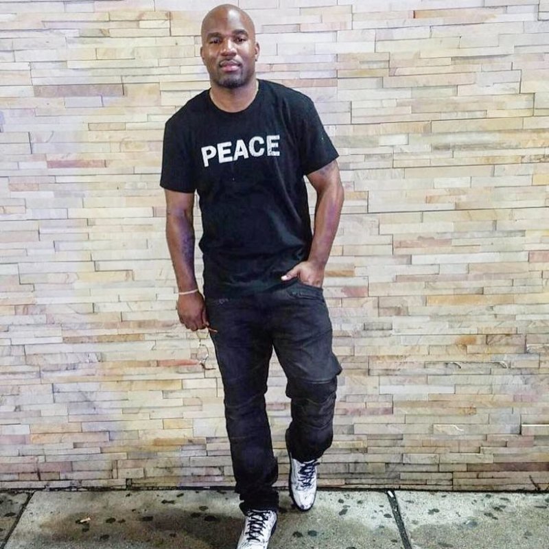 Date this athletic Dominican Republic man Guccidon from SANTO DOMINGO DO26665