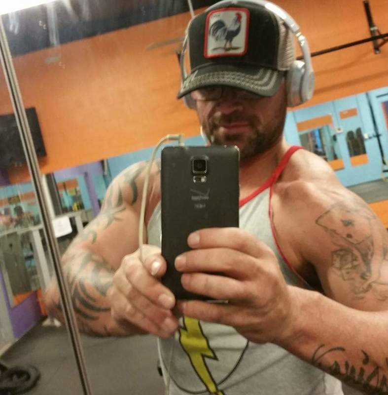 Date this hard body United States man Nick from Bonita Spings US17695