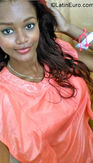 Date this gorgeous Dominican Republic girl Samy from Higuey DO26831
