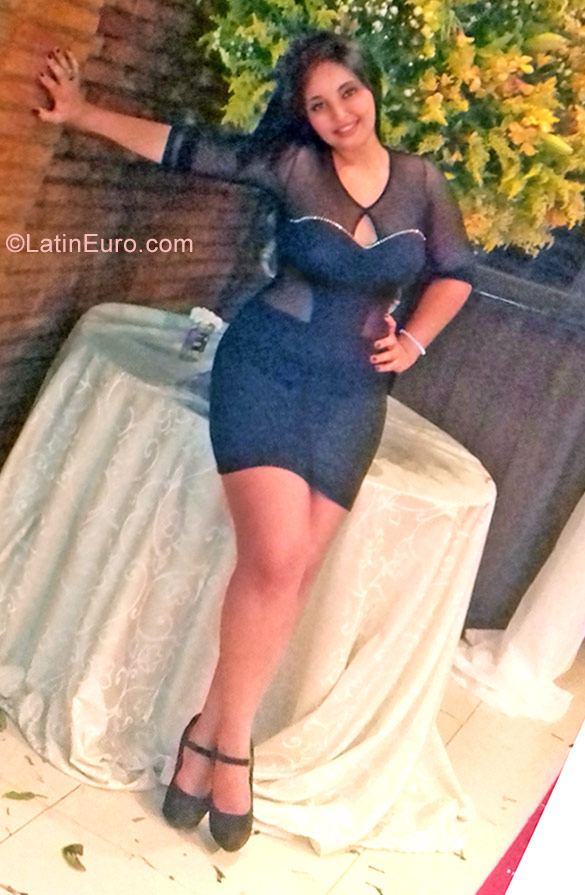 Date this stunning Brazil girl Pricila from Ipatinga BR9836