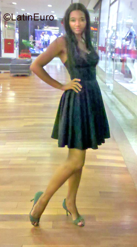Date this beautiful Brazil girl Josiclena from Brasilia BR9838