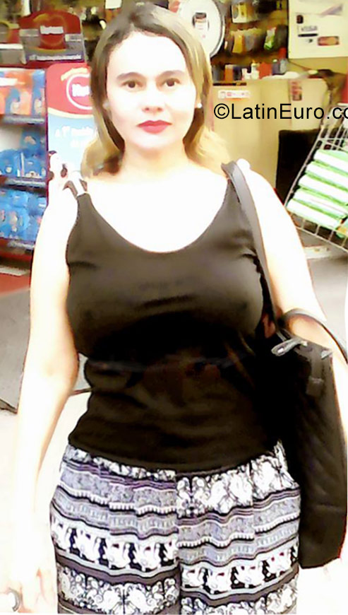 Date this stunning Brazil girl Mary from Fortaleza BR9839