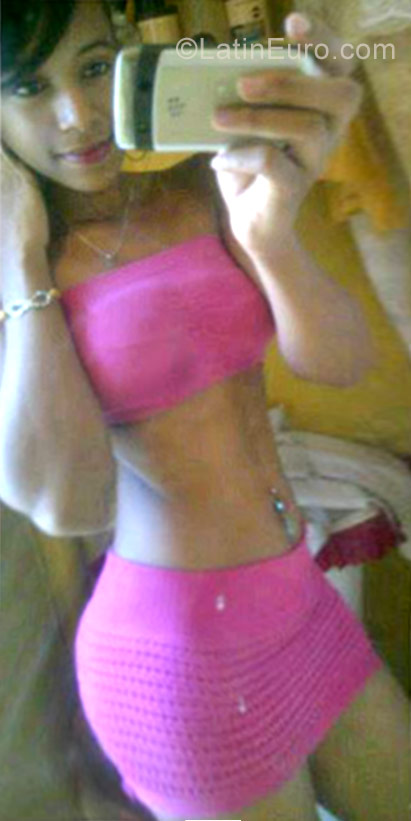 Date this voluptuous Dominican Republic girl Chesmil from Bonao DO27162
