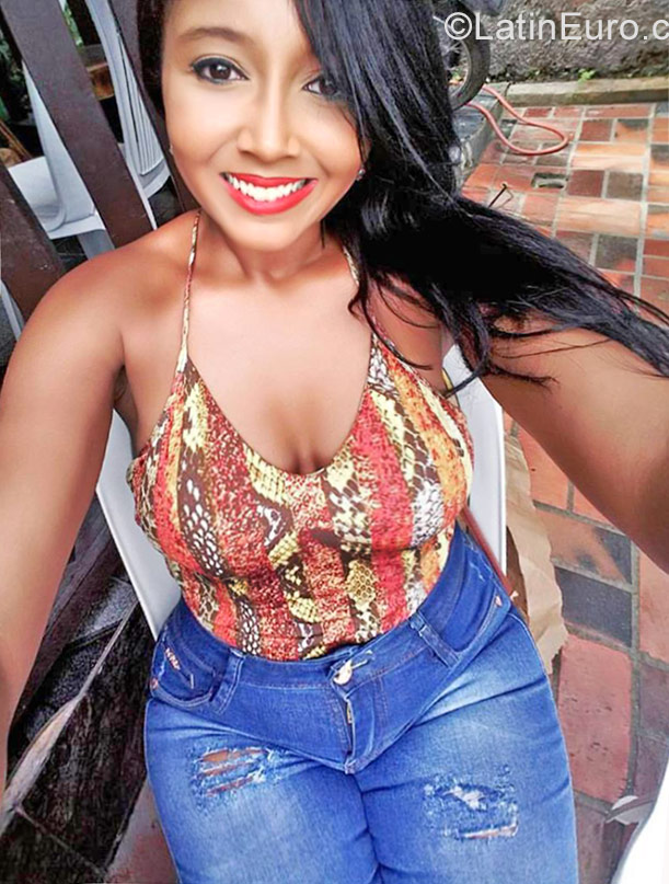 Date this cute Brazil girl Virginia from Belo Horizonte BR9902