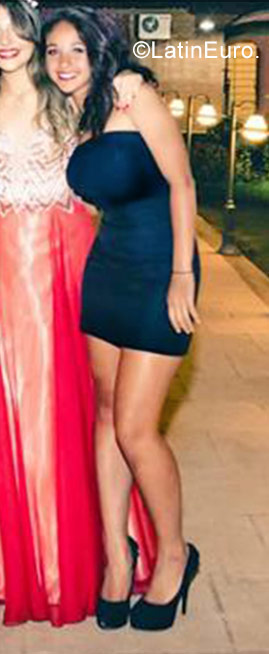 Date this athletic Brazil girl Mariana from Sao Paulo BR9916