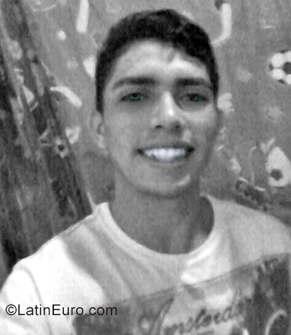 Date this beautiful Brazil man Kevin from Sobral BR9931