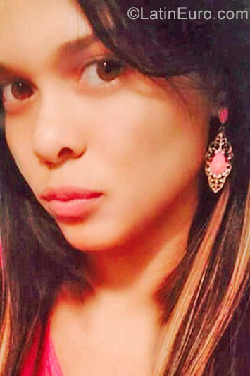 Date this attractive Dominican Republic girl Angelica from Santo Domingo DO40505