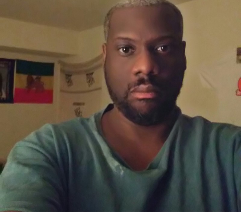 Date this cute United States man Varron from Wilmington US18086