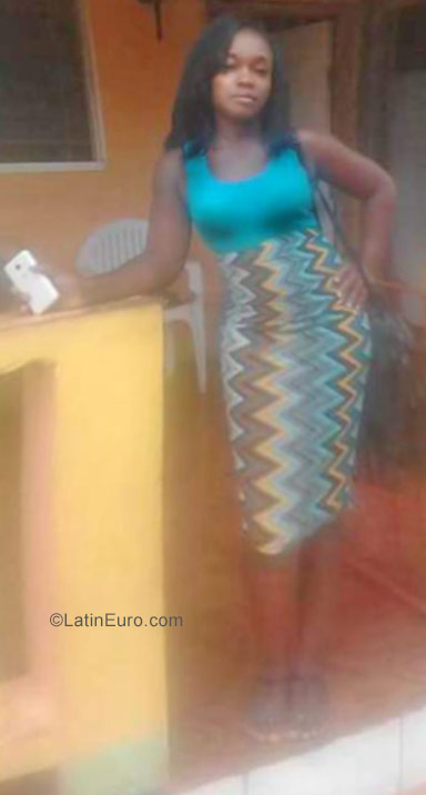 Date this athletic Jamaica girl Nickesha from Kingston JM2437
