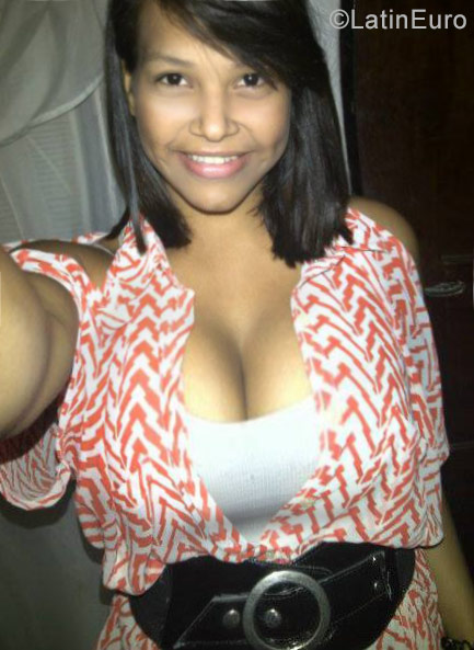 Date this gorgeous Venezuela girl Mariana from Maracaibo VE856