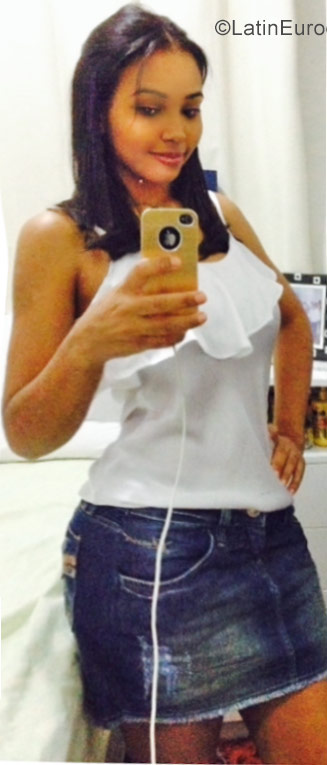 Date this cute Brazil girl Claudiane from Recife BR10059