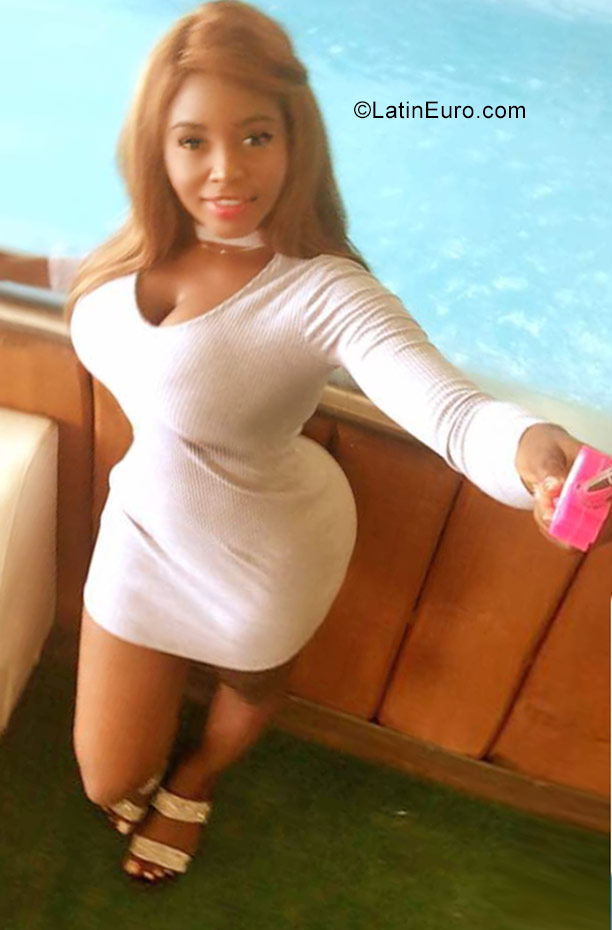 Date this happy Spain girl Natasha from Madrid ES372