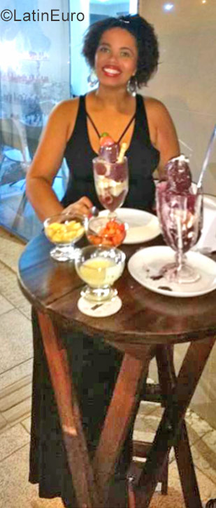 Date this hot Brazil girl Maria from Vila Velha BR10095