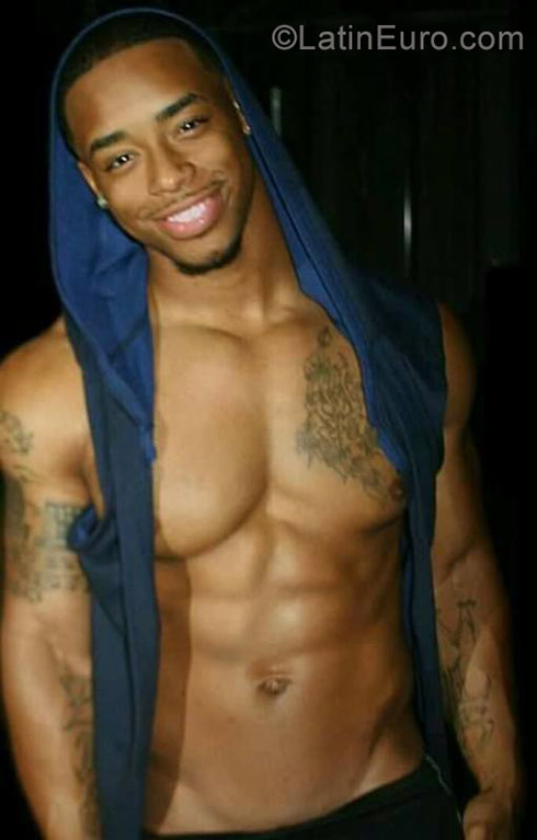 Date this hard body Dominican Republic man Christian garci from Santo Domingo DO29254