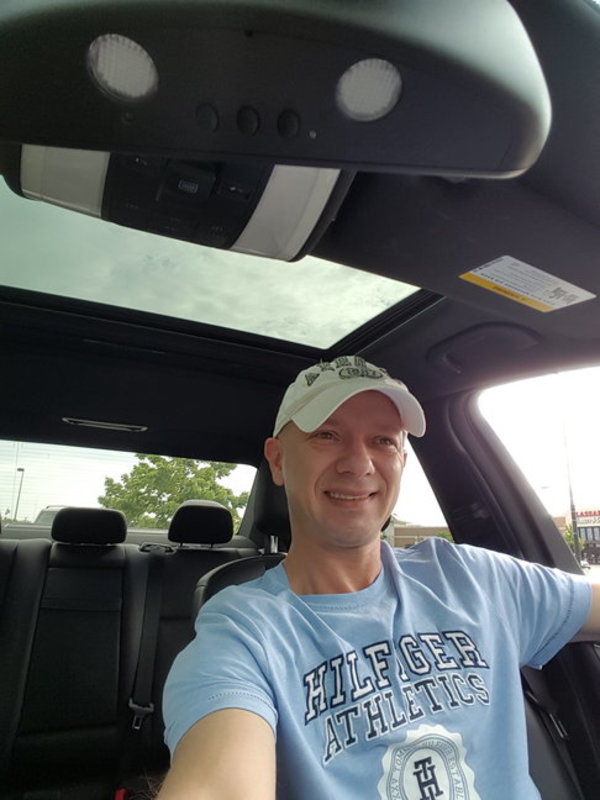 Date this hot United States man Kombi from Mount Prospect US21338