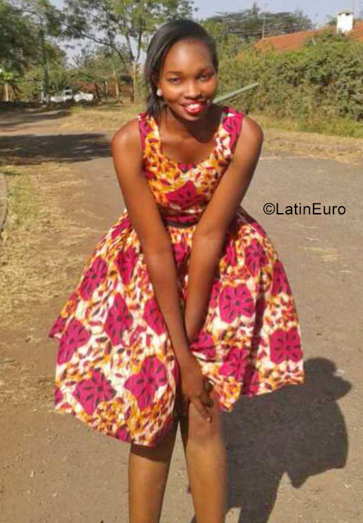 Date this beautiful Kenya girl Emattah from Nairobi KE54