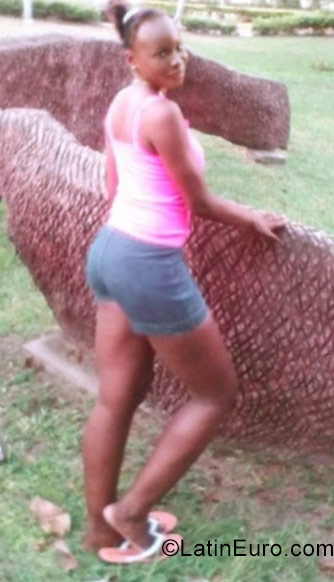 Date this happy Jamaica girl Serena from Kingston JM2481