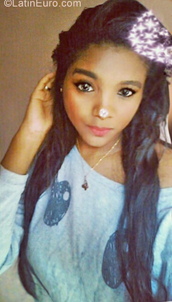 Date this attractive Dominican Republic girl Vanesa from Santo Domingo DO40059