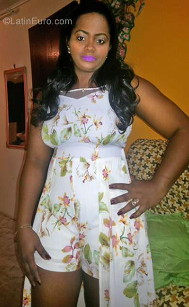 Date this sultry Brazil girl Lindinalva from Salvador BR10254