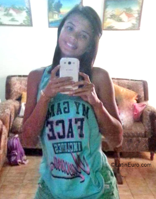 Date this foxy Venezuela girl Carlotatyu from Acarigua VE914