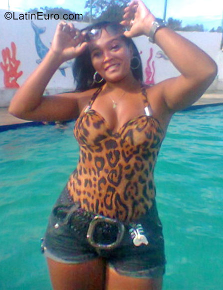 Date this voluptuous Brazil girl Rosangela from Recife BR10266
