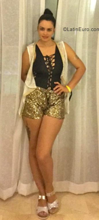 Date this sensual United States girl Adry from New York US18667