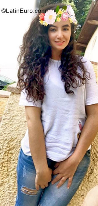 Date this stunning Morocco girl Zahira from Ifrane MA25