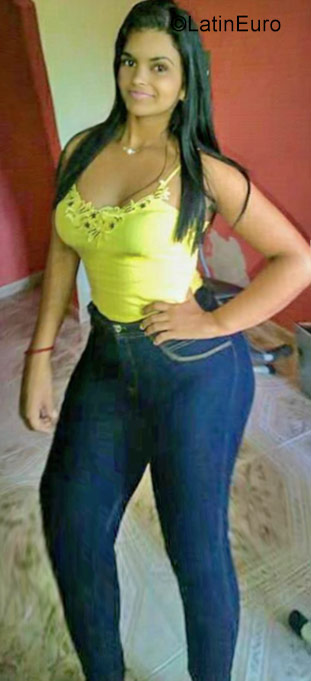 Date this hard body Venezuela girl Marian from Maturin VE3873