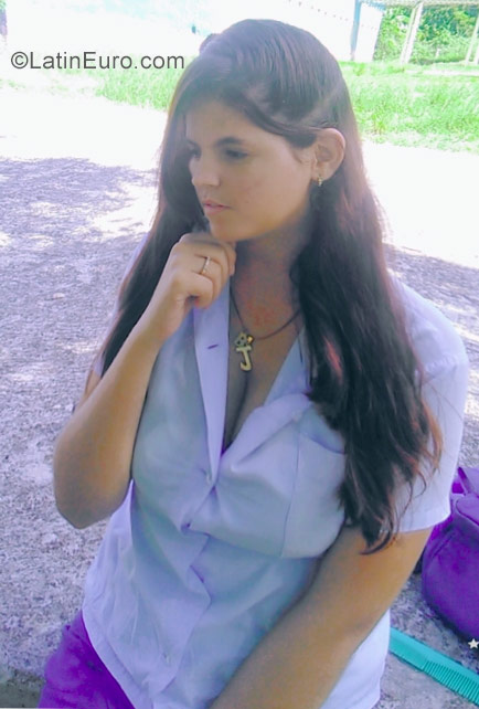 Date this sensual Cuba girl Baby from La Habana CU112